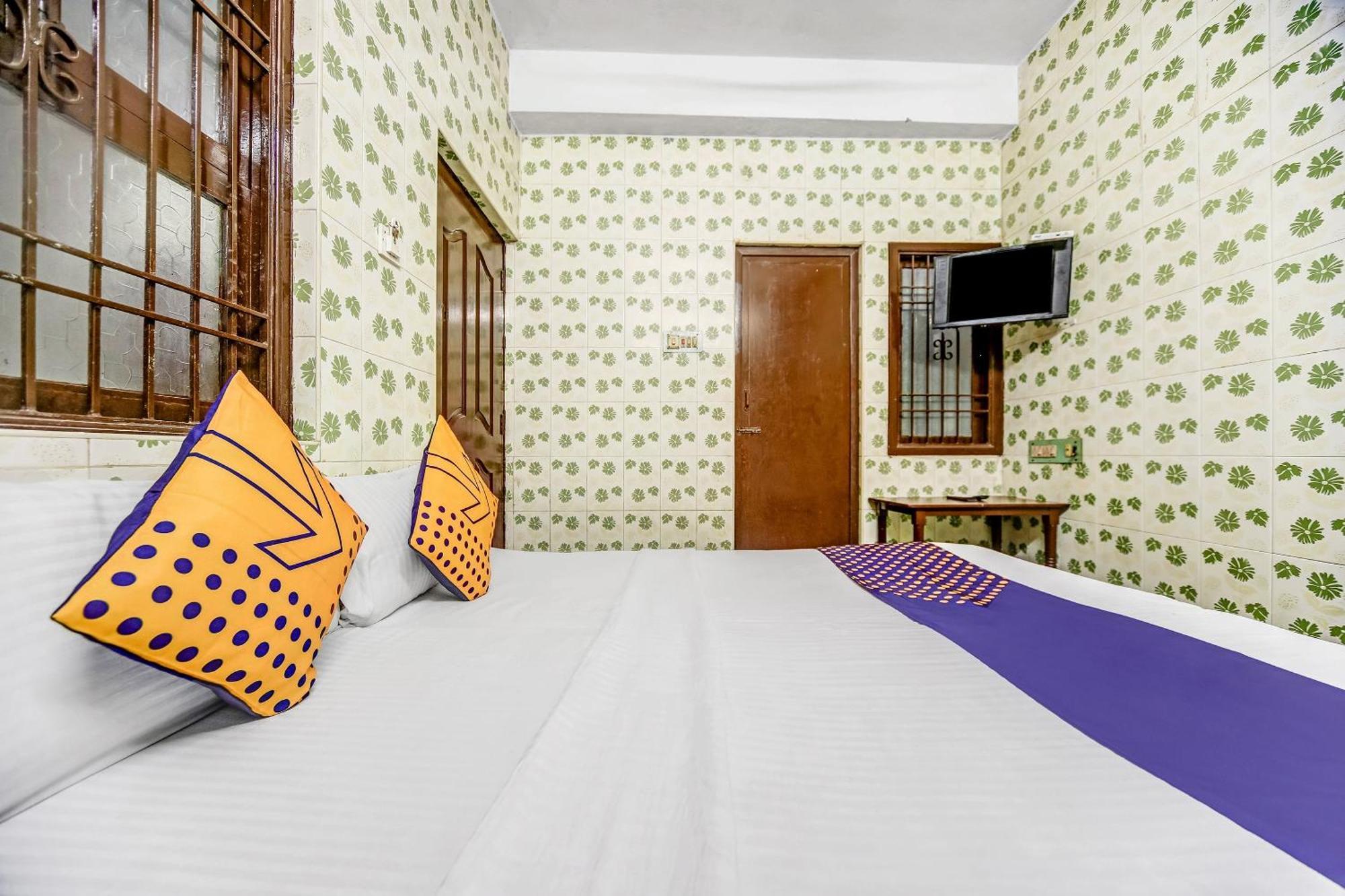 O Ams Annex Hotel 2*